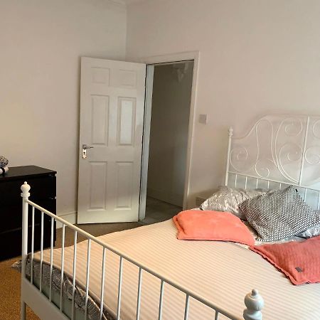 Beautiful Home, 3 Bedroom House Near Alton Towers, Wedgwood Museum, Universities Newcastle-under-Lyme Esterno foto