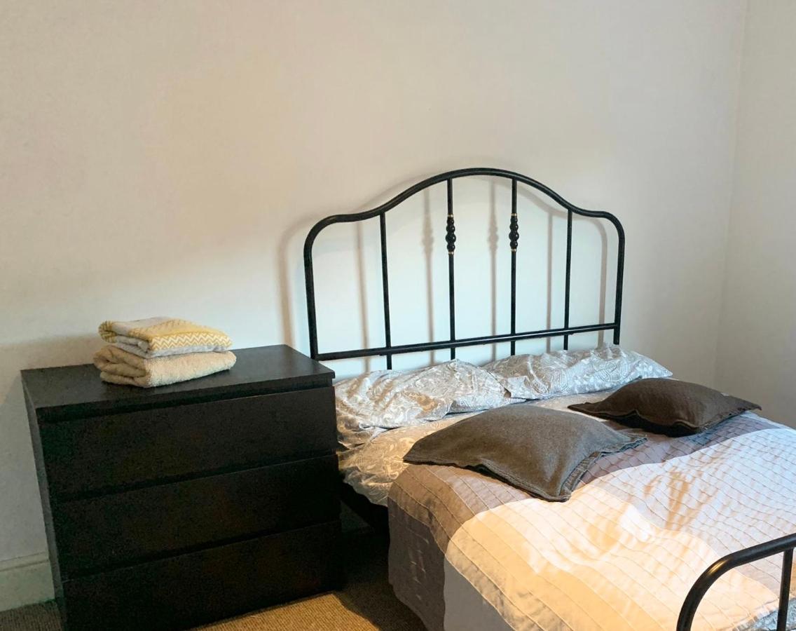 Beautiful Home, 3 Bedroom House Near Alton Towers, Wedgwood Museum, Universities Newcastle-under-Lyme Esterno foto