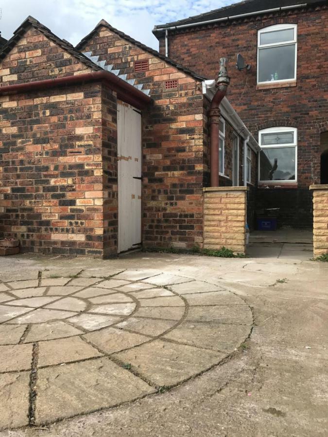 Beautiful Home, 3 Bedroom House Near Alton Towers, Wedgwood Museum, Universities Newcastle-under-Lyme Esterno foto