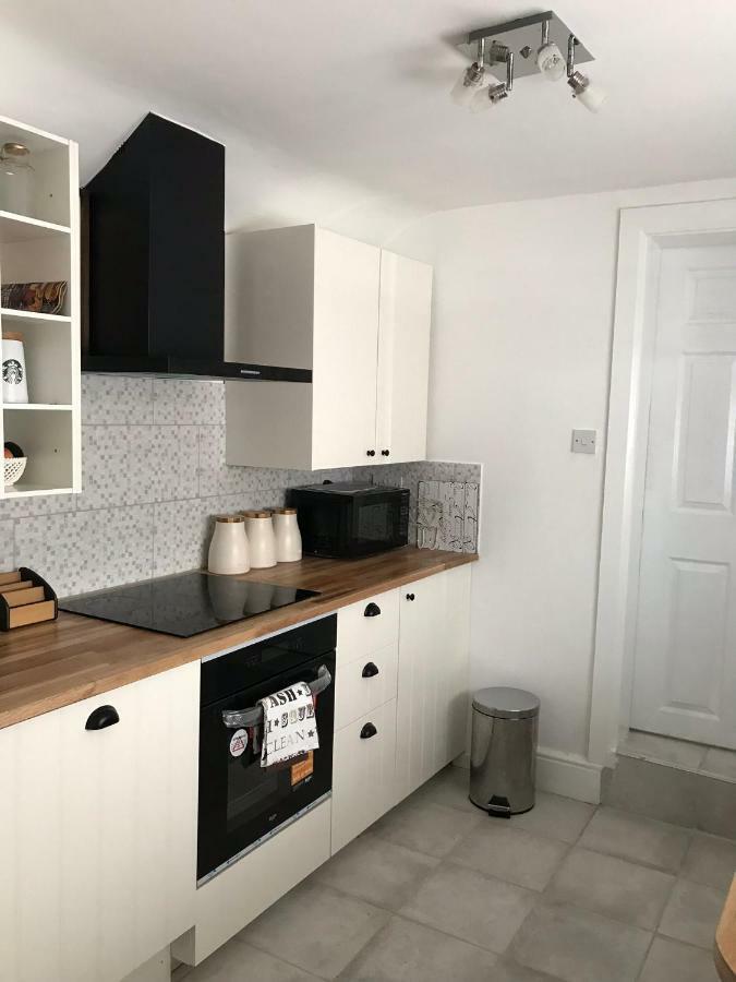 Beautiful Home, 3 Bedroom House Near Alton Towers, Wedgwood Museum, Universities Newcastle-under-Lyme Esterno foto
